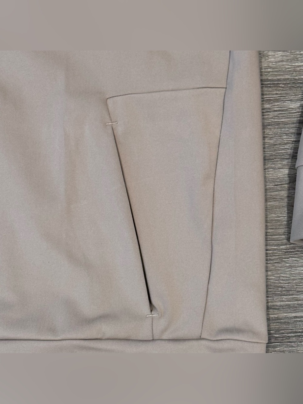 Adidas Light and flexible jogging hoodie sz M - Picture 5 of 6